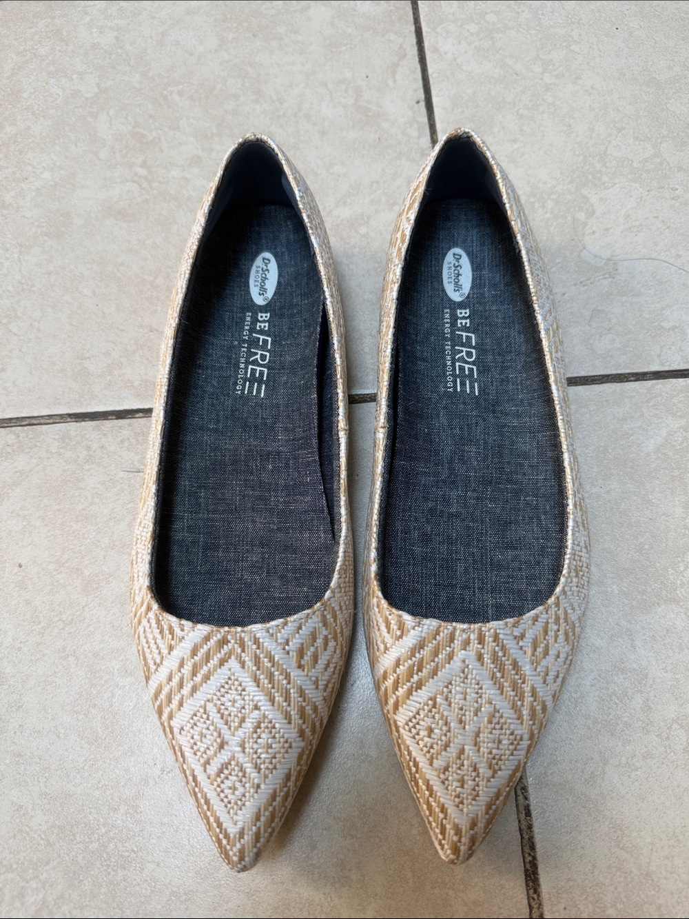 Dr. Scholl's Beige & White Pointed Toe Woven Ballet Flats